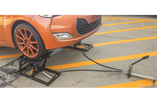 Lift Your Vehicle Safely with Summit Racing™ Hydraulic Lift Ramps