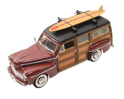 Summit Gifts 20028BURG 1:18 Scale 1948 Ford Woody Diecast Model