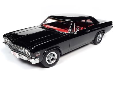 AUTO WORLD AMM1259 1:18 Scale 1966 Nickey Chevrolet Biscayne