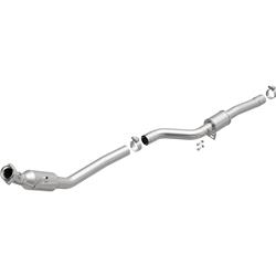 MagnaFlow OEM Grade Federal/EPA Compliant Direct-Fit Catalytic Converters for 2013-2020 SL550 - 21-572