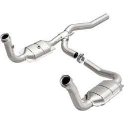 MagnaFlow OEM Grade Federal/EPA Compliant Direct-Fit Catalytic Converters for 2009-2012 LIBERTY, 2009-2011 NITRO - 52148
