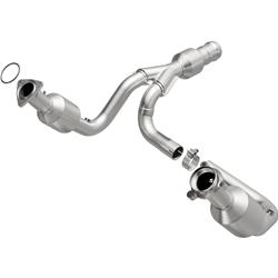 MagnaFlow OEM Grade Federal/EPA Compliant Direct-Fit Catalytic Converters 52617