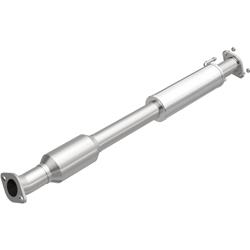 MagnaFlow OEM Grade Federal/EPA Compliant Direct-Fit Catalytic Converters for 2015-2018 SEDONA - 52641