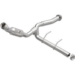 MagnaFlow California Grade CARB Compliant Direct-Fit Catalytic Converters for 2011-2014 F-150 - 5551139