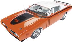 AUTO WORLD AMM1148 1:18 Scale 1971 Dodge Charger R/T Diecast Model