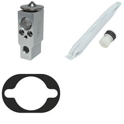 Universal Air Conditioner Inc. - Air Conditioning System Replacement Components for 2017-2018 COROLLA IM - AK 6323