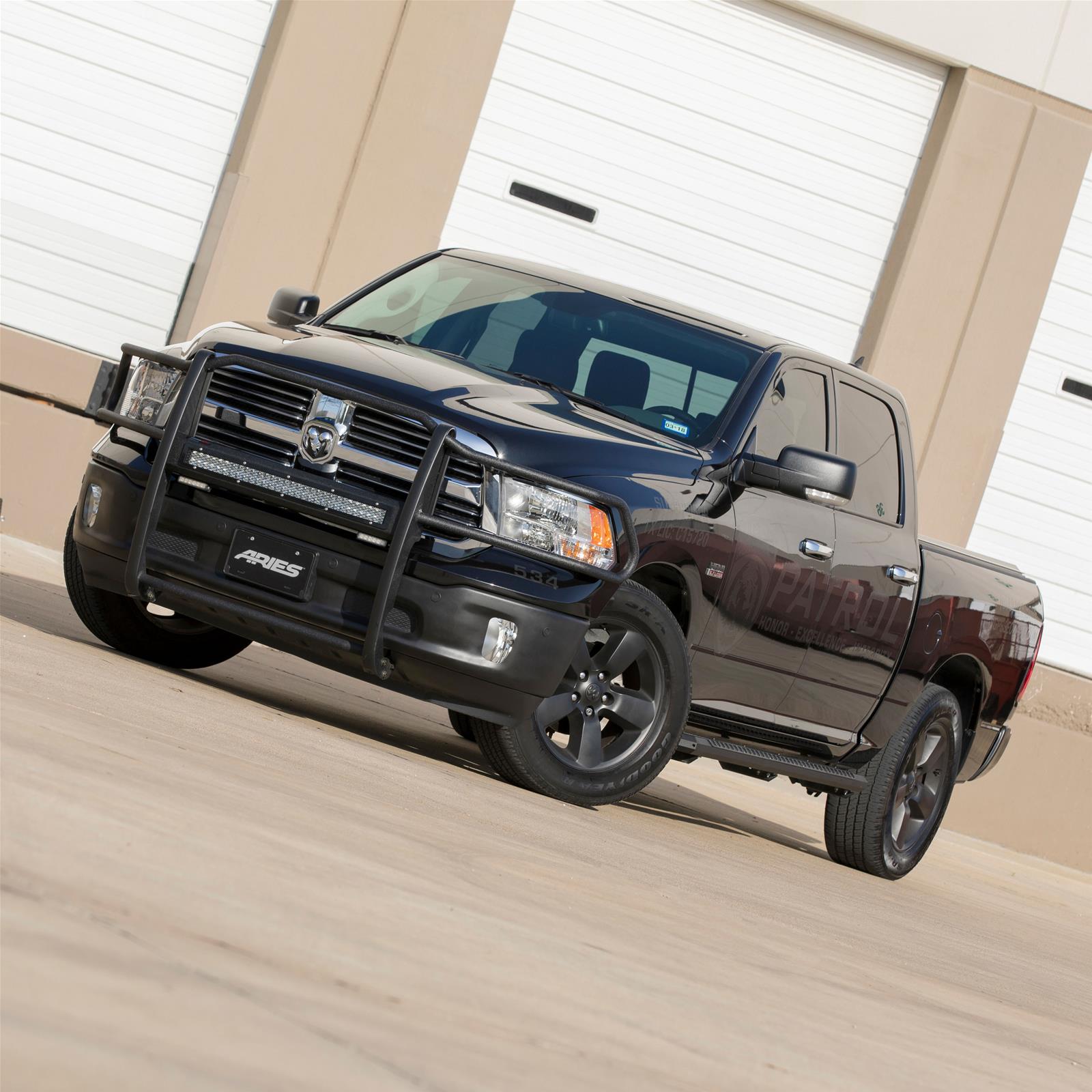 Aries Automotive AdvantEDGE 5.5 in. Side Bars 2556050 Step Bars, Aluminum, Black Powdercoated, Gloss, 5.500 Diameter, 75.00 Length, Ram, Pair thumbnail 2