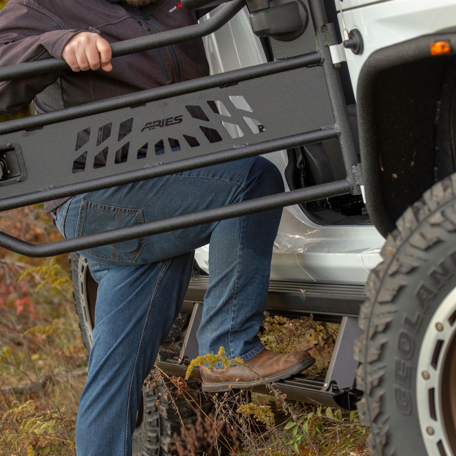 Aries Automotive ActionTrac Powered Running Boards 3036571 Power Boards, ActionTrac, Aluminum, Black Powdercoated, Jeep, Kit thumbnail 2