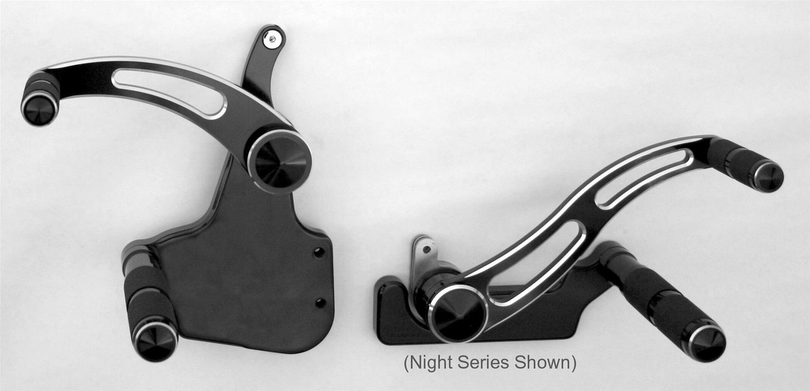 Accutronix FC205SSC Accutronix Slotted Forward Controls Summit Racing