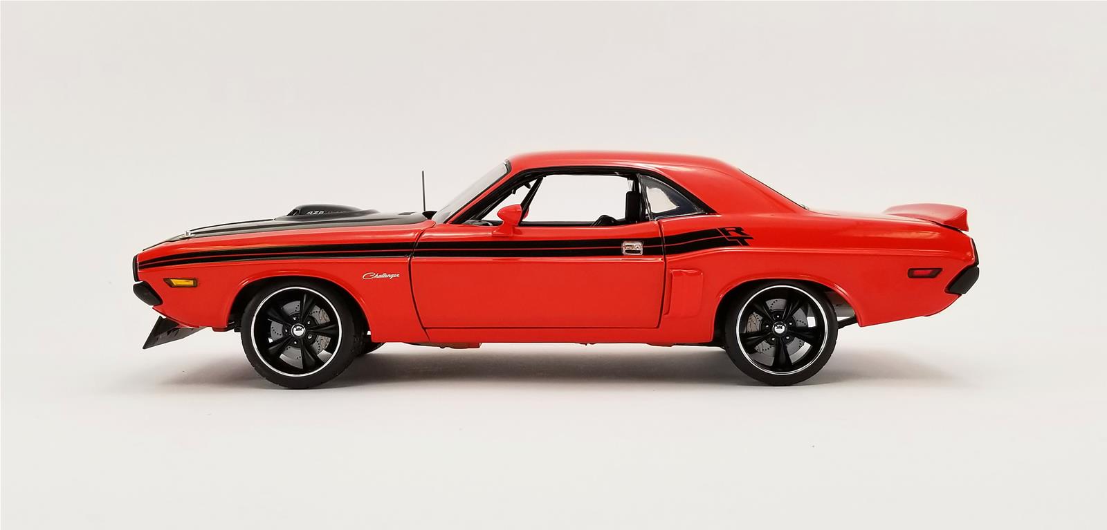 ACME DIECAST 1806015 1:18 Scale 1971 Dodge Challenger RT Street