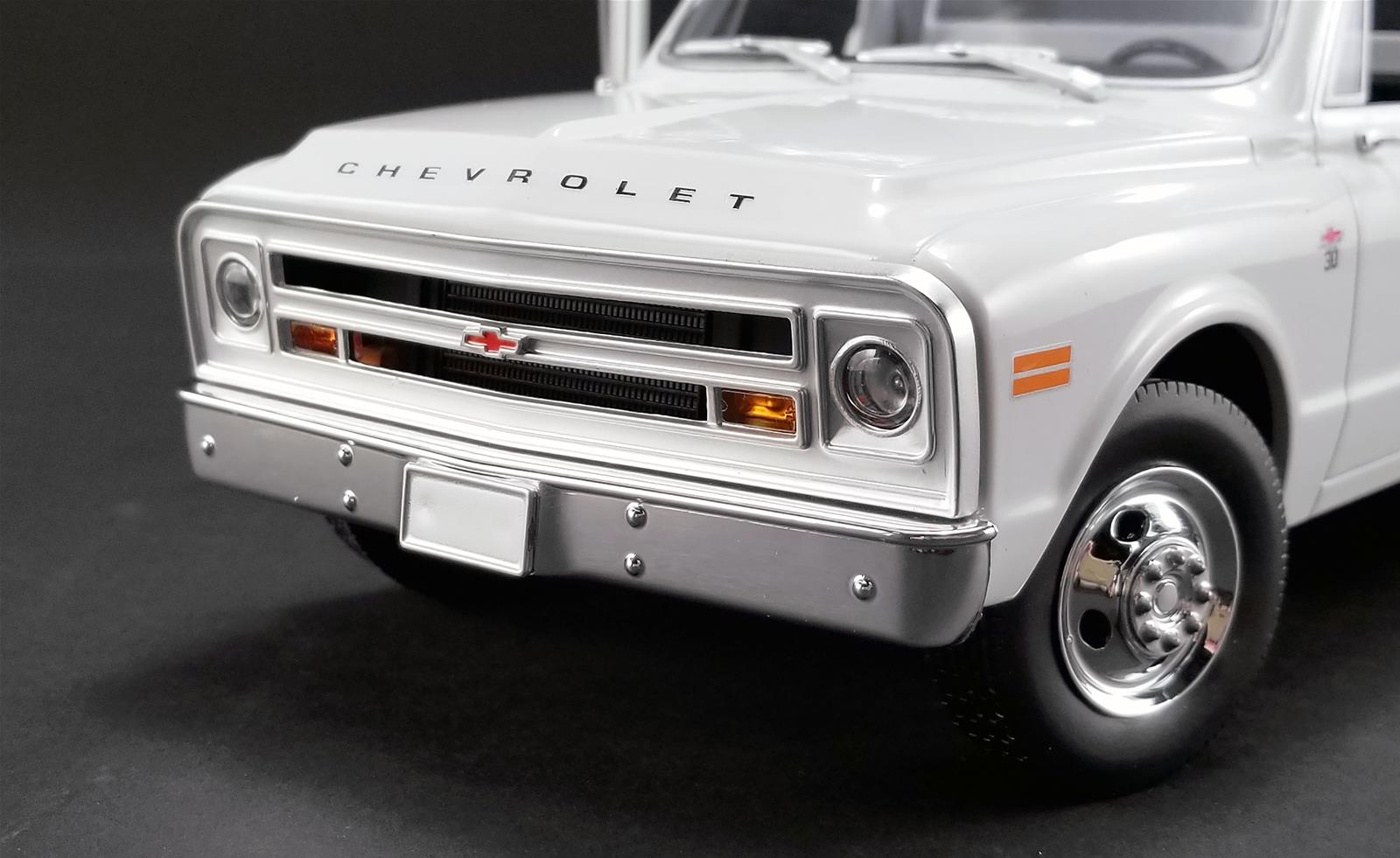 ACME 1967 シボレーC30 R amp T ruck 1:18 No227ミニカー1/18 CHEVROLET C-