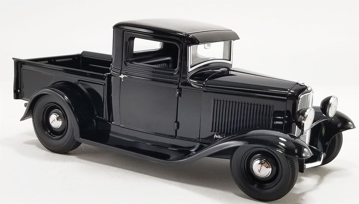 ACME DIECAST A1804104 1:18 Scale 1932 Ford Pickup Black Beauty