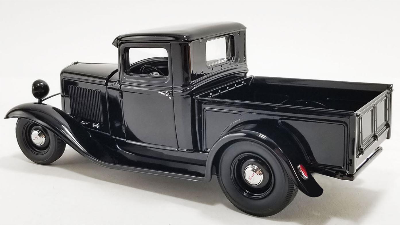 ACME DIECAST A1804104 1:18 Scale 1932 Ford Pickup Black Beauty