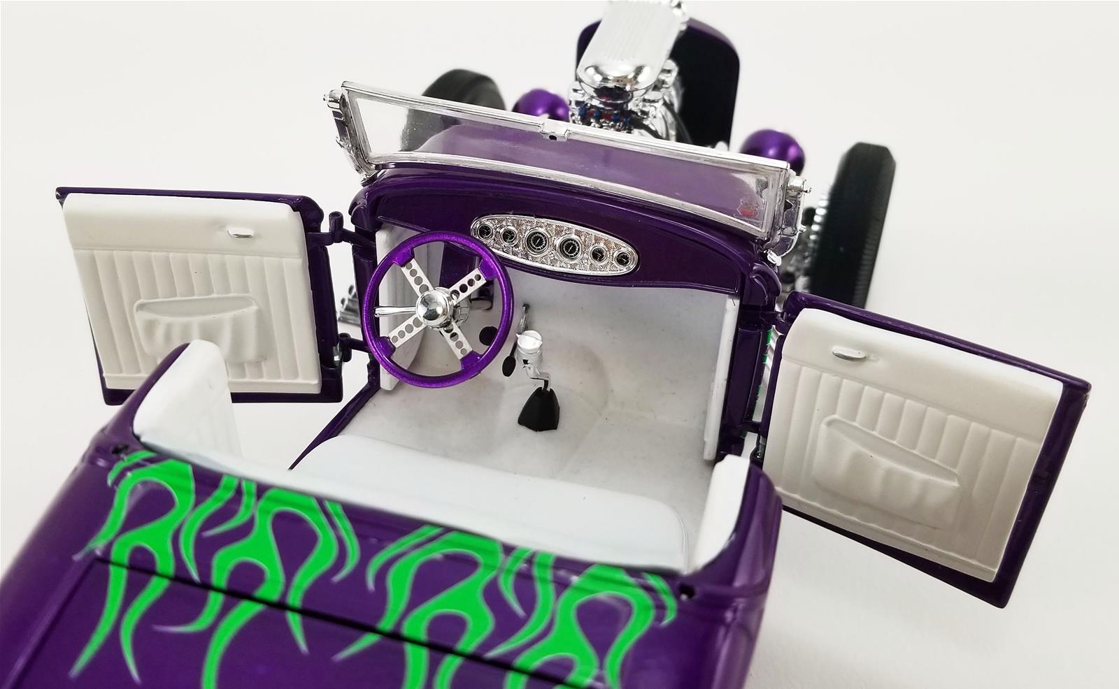 Rat Fink A1805020 1:18 Scale 1932 Ford Blown Hot Rod Roadster Rat