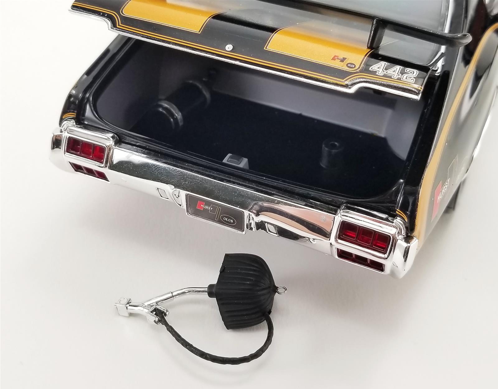 ACME DIECAST A1805621 1:18 Scale 1972 Oldsmobile 442 Hurst Drag