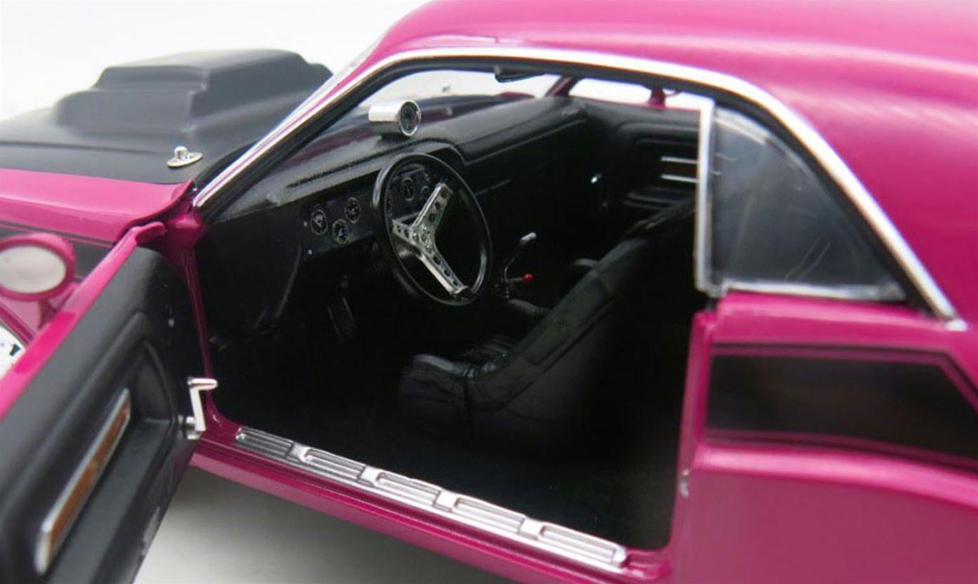 ACME DIECAST A1806029 1:18 Scale 1970 Dodge Challenger T/A Pro