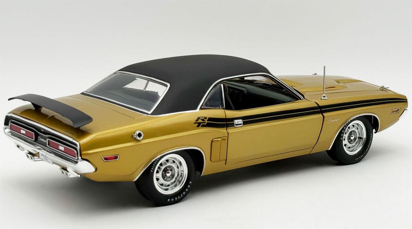 ACME DIECAST A1806030 1:18 Scale 1971 Dodge Challenger R/T Diecast