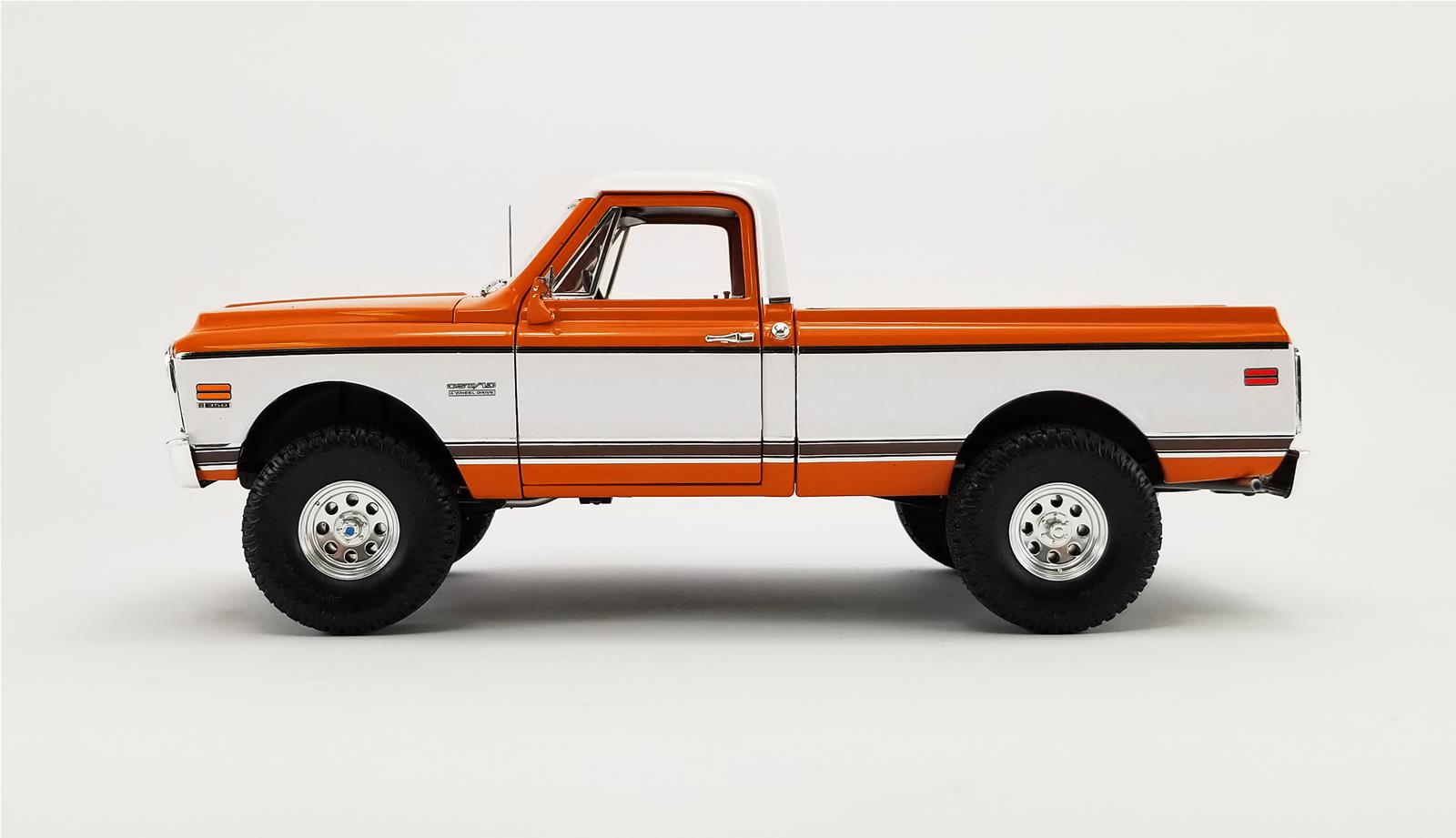ACME DIECAST A1807213 1:18 Scale 1972 Chevrolet C-10 4x4 Lifted