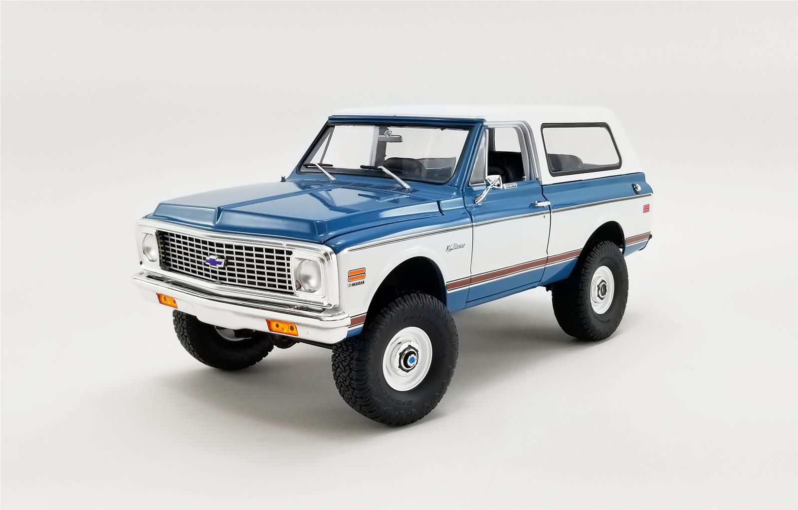 ACME DIECAST A1807702 1:18 Scale 1972 Chevrolet K5 Blazer Lifted