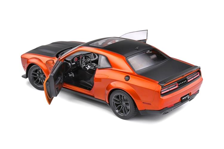 Summit Gifts S1805703 1:18 Scale Dodge Challenger SRT Hellcat