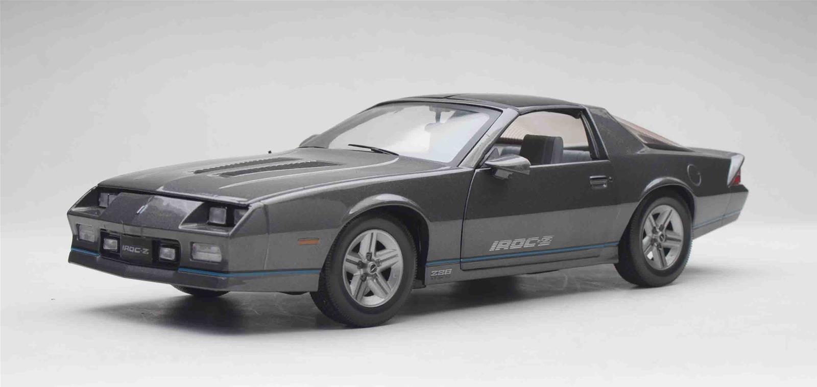 Summit Gifts SS-1944 1:18 Scale 1985 Chevrolet Camaro IROC-Z Diecast Model  | Summit Racing