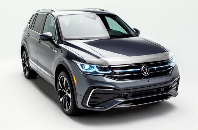 Husky Liners 18-21 Volkswagen Tiguan Aeroskin Hood Protector - Chrome
