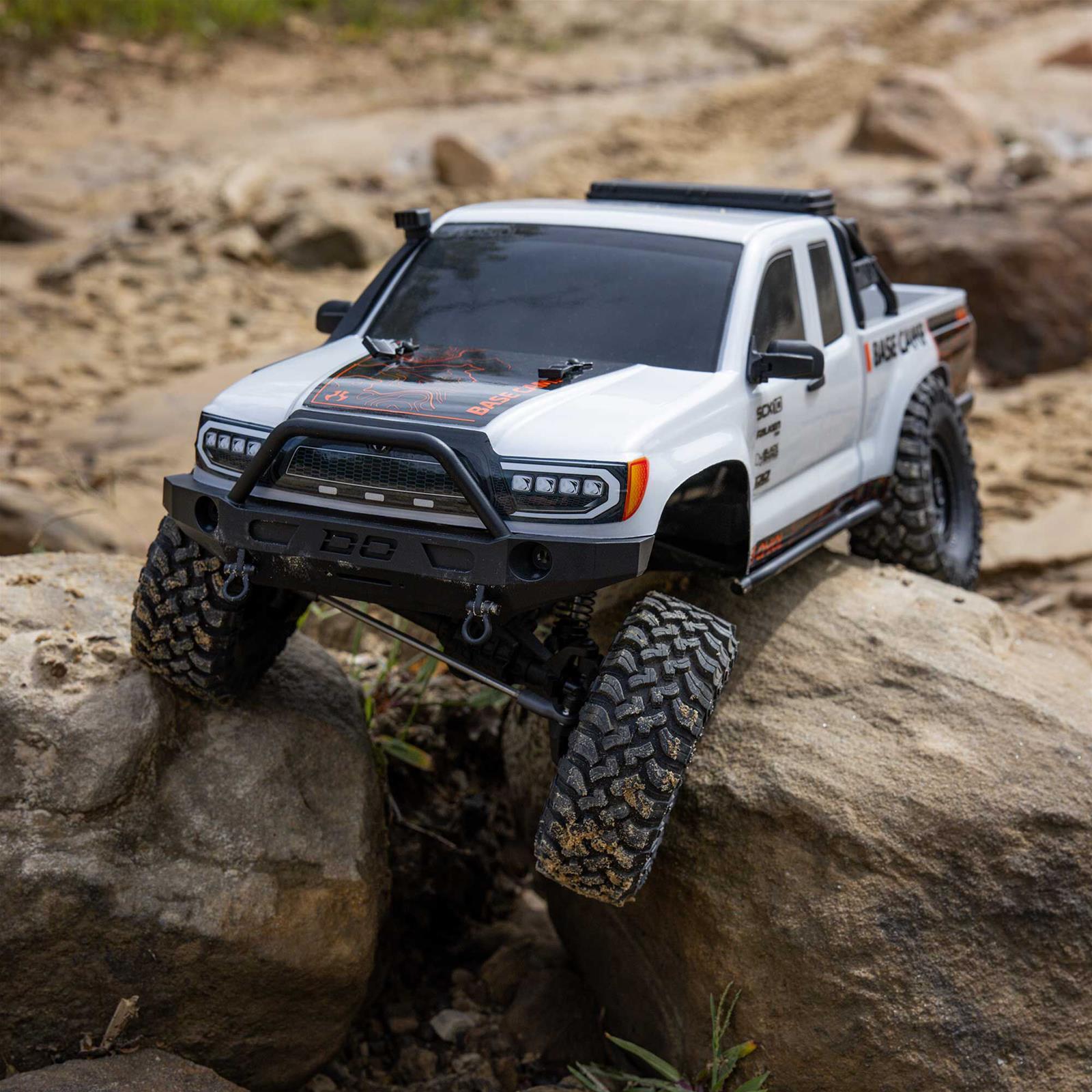 Axial Adventure AXI-1375T1 Axial SCX10 III Base Camp Rock Crawler