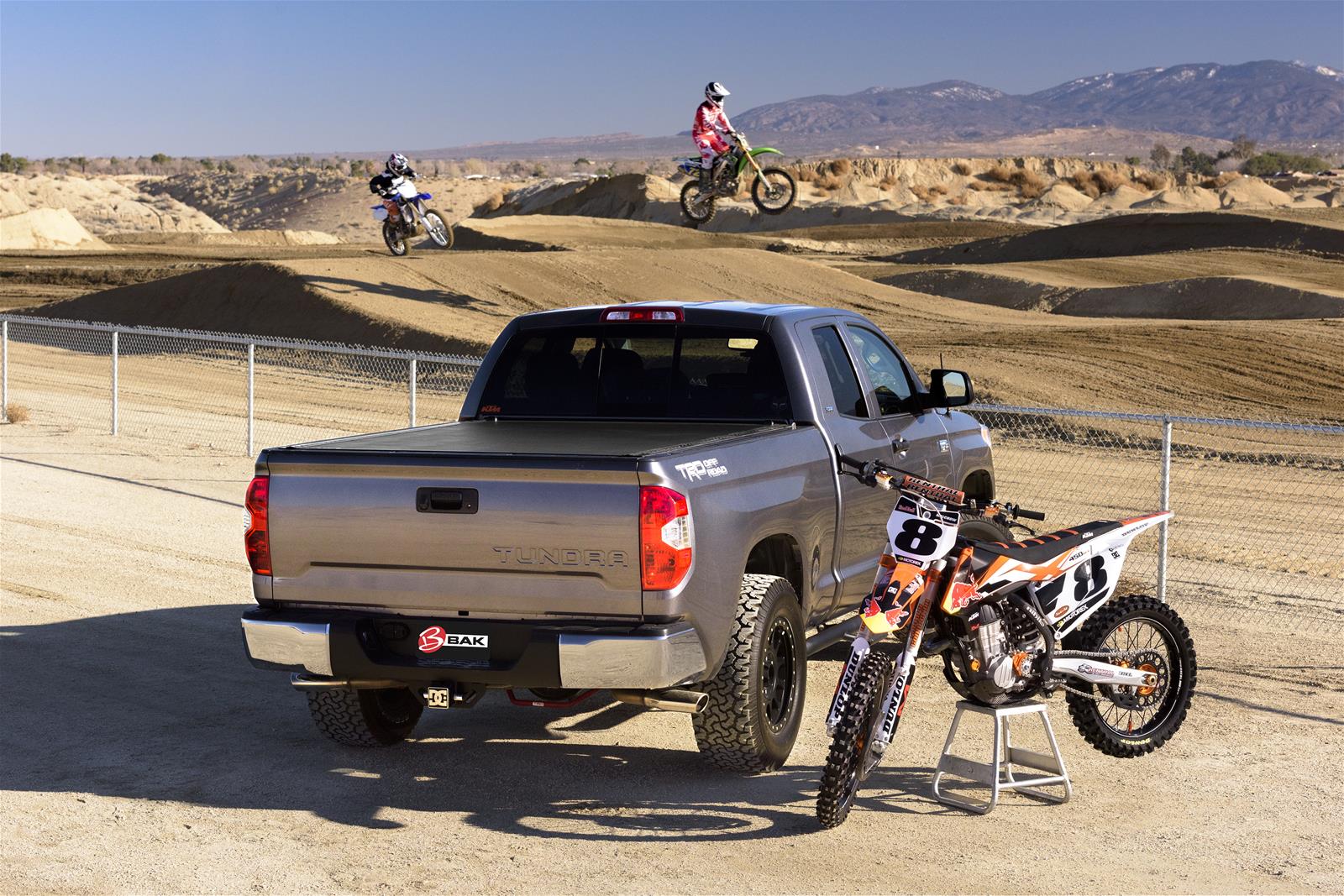 BAK 07-20 Toyota Tundra 6ft 6in Bed (w/o OE Track System) Revolver X2 thumbnail 2