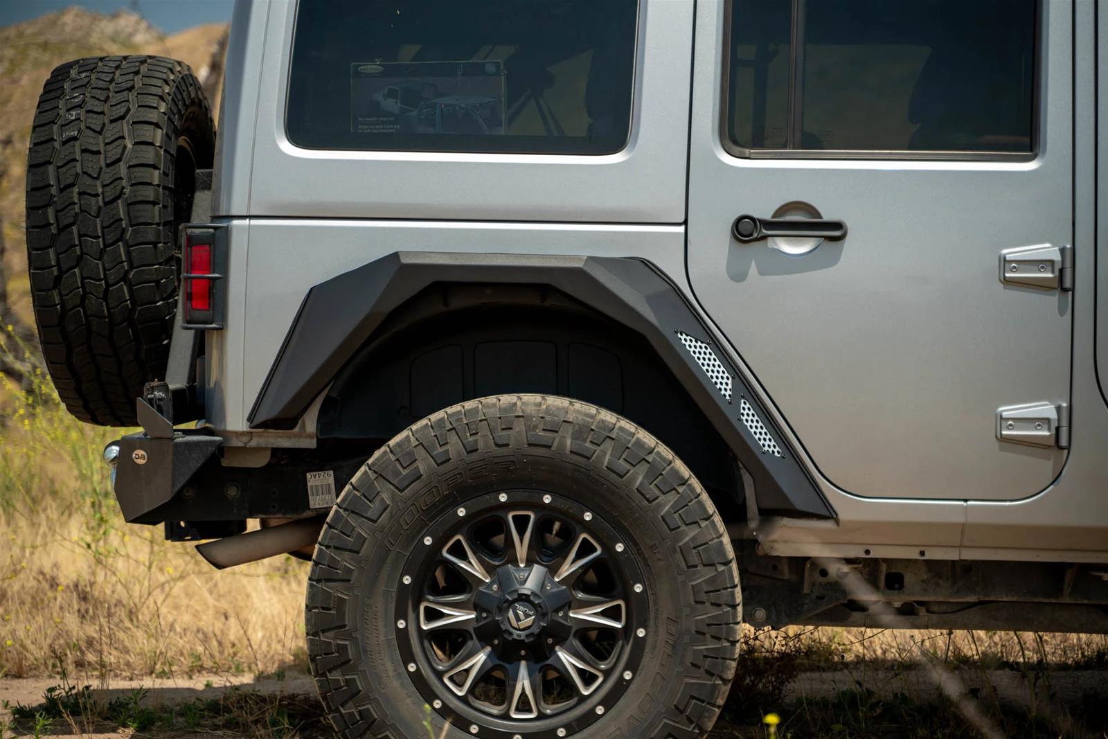 DV8 Offroad 07-18 Jeep Wrangler JK Armor Fender Flares thumbnail 3
