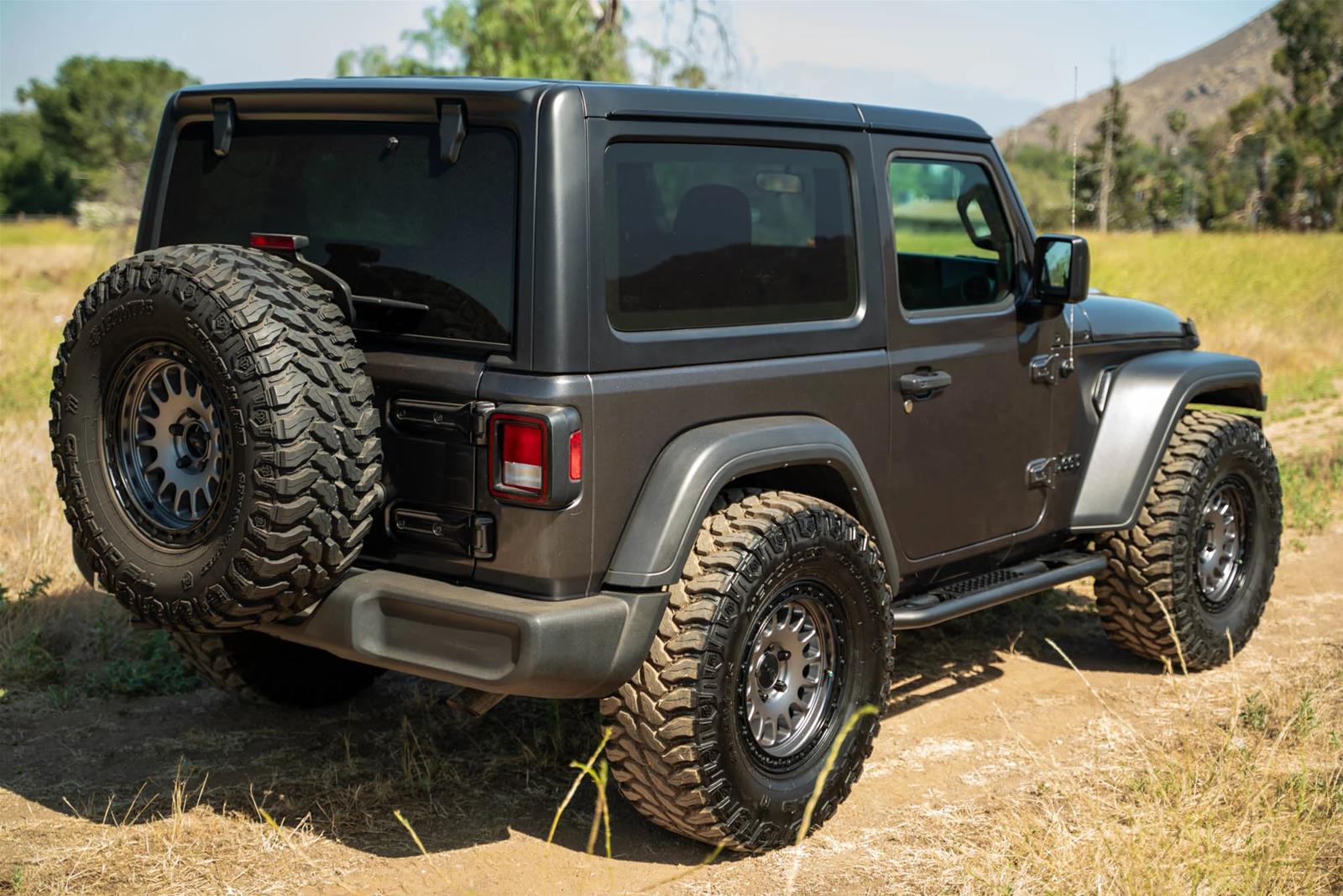 DV8 Offroad 2018+ Jeep Wrangler JL 2-Door Bolt-On OE Plus Side Steps thumbnail 2