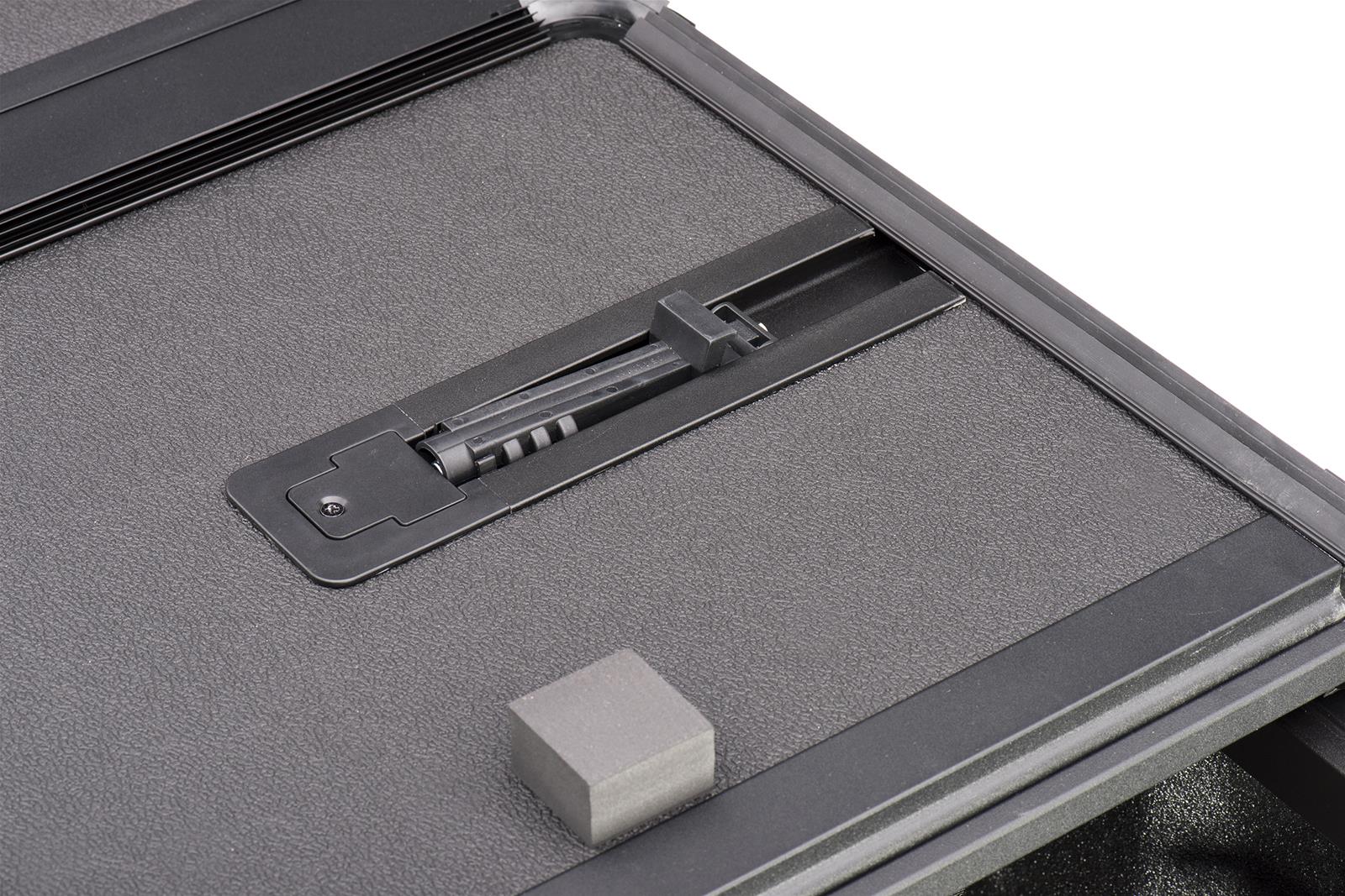 Extang 14-16 Toyota Tundra (6.5ft) (Works w/o Rail System) Solid Fold 2.0 Toolbox