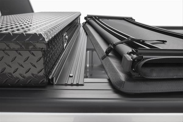 Extang 07-13 Chevy/GMC Silv/Sierra (8ft) / 14 2500HD/3500HD (w/o Track Sys) Solid Fold 2.0 Toolbox thumbnail 3