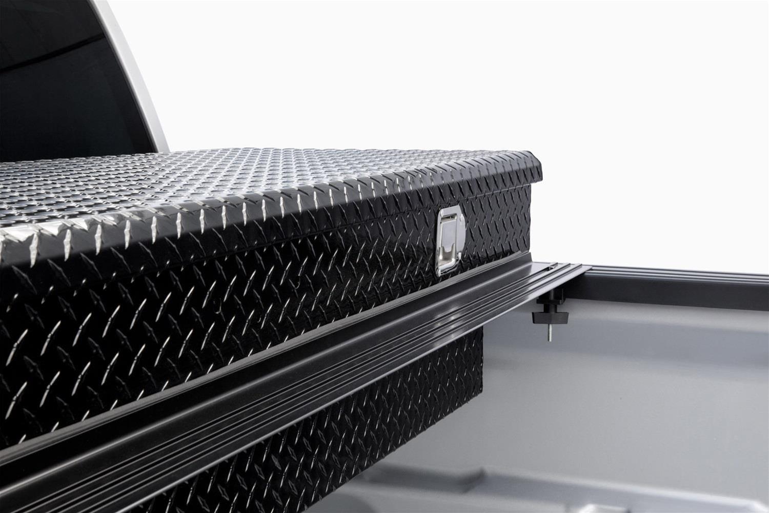 Extang 19-20 Chevy/GMC Silverado/Sierra 1500 (8 ft) Solid Fold 2.0 Toolbox thumbnail 4