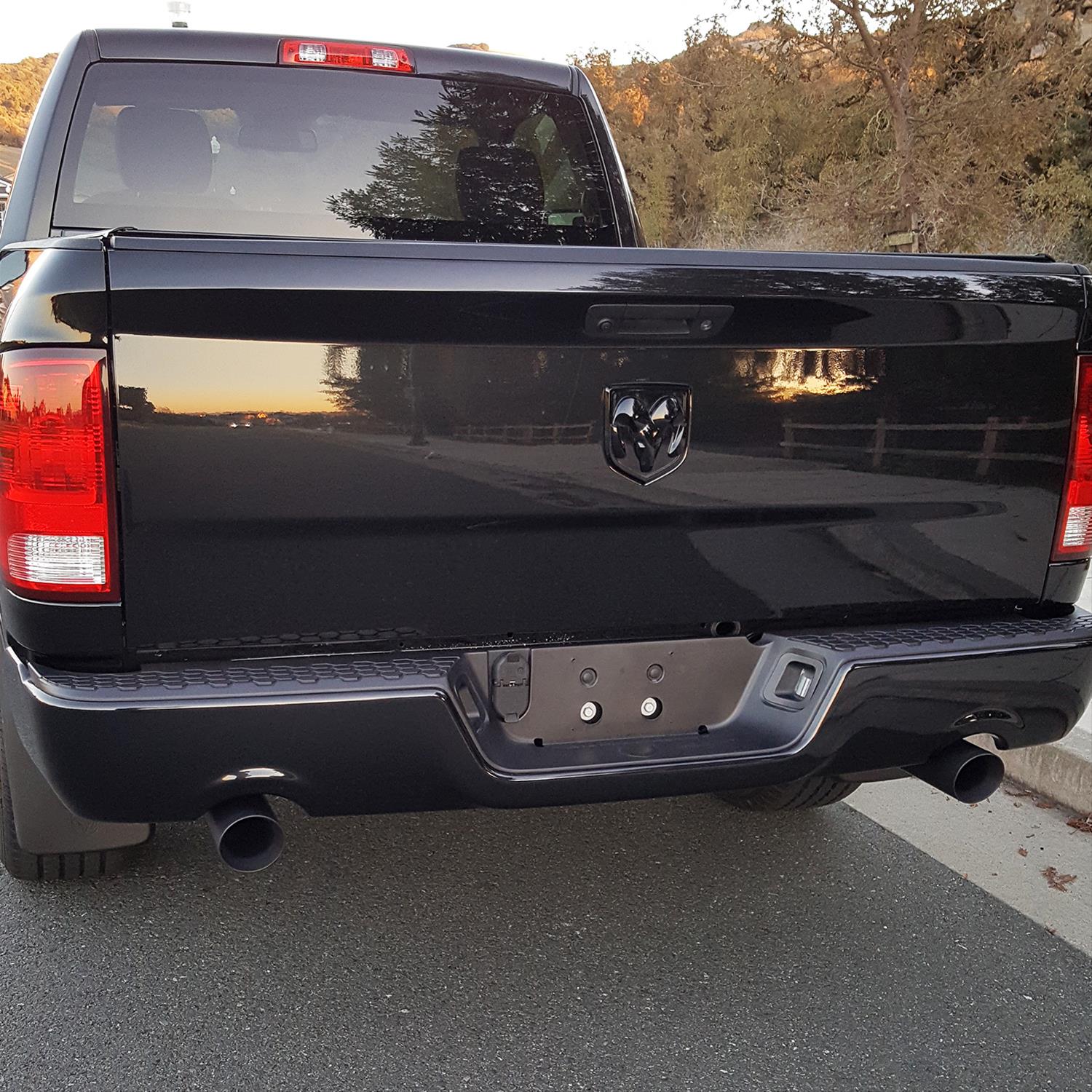 Flowmaster Round, Black 2.50 Inch Exhaust Tip 15356B Tip, Stainless Steel, Ceramic Coated, in. Inlet, 4.00 in. Outlet, Slant, Dodge, Ram, Pair thumbnail 2