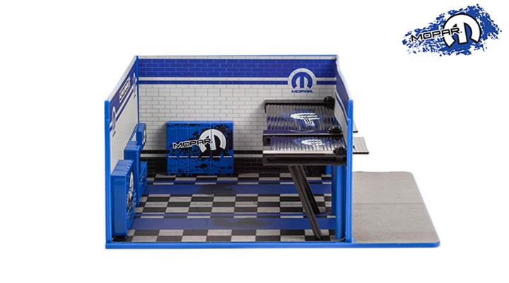 GreenLight Collectibles 57093 1:64 Scale MOPAR Garage Diorama
