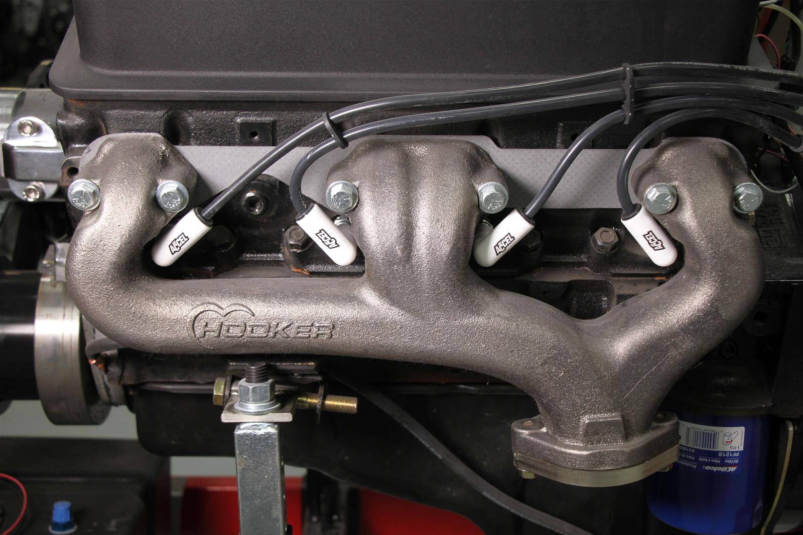 Hooker Exhaust Manifolds 8527-3HKR Manifold, SBC, Manifolds, D-Port, 2.5 in. Outlet, Black, Pair thumbnail 2