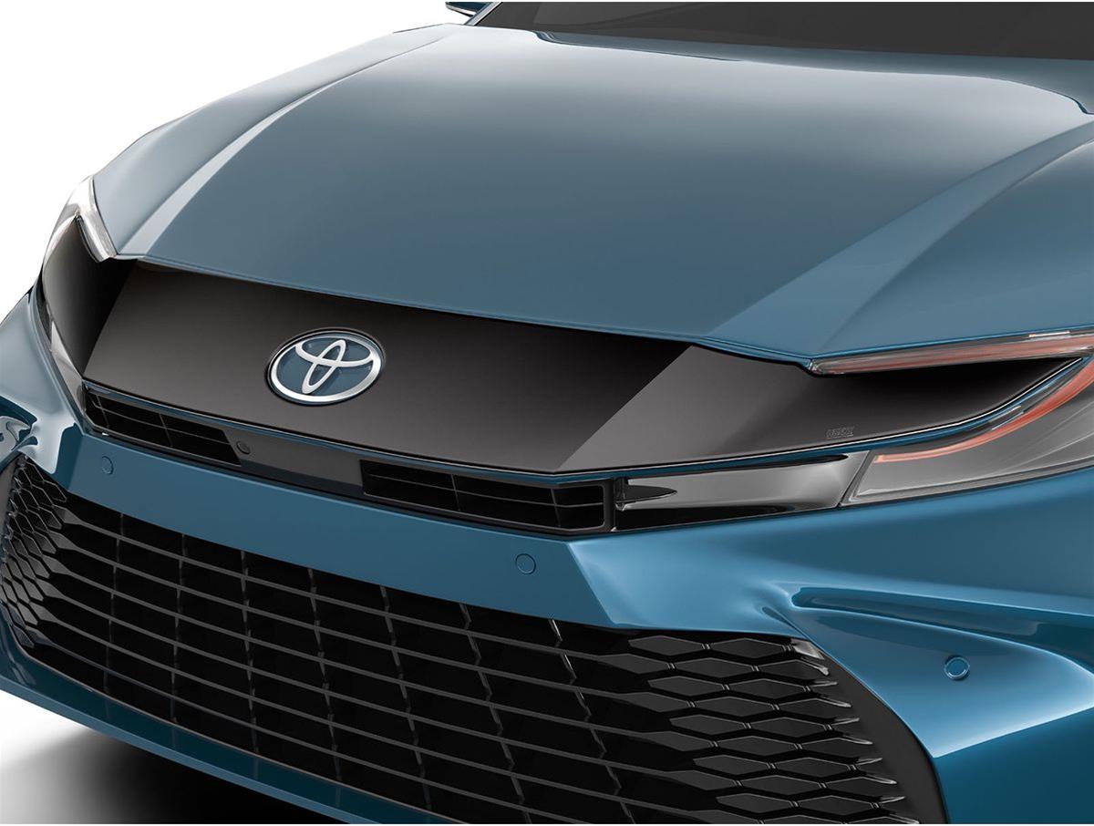 Husky Liners Bug Guards 2842239 2025 TOYOTA CAMRY, AEROSKIN SMOKE thumbnail 2