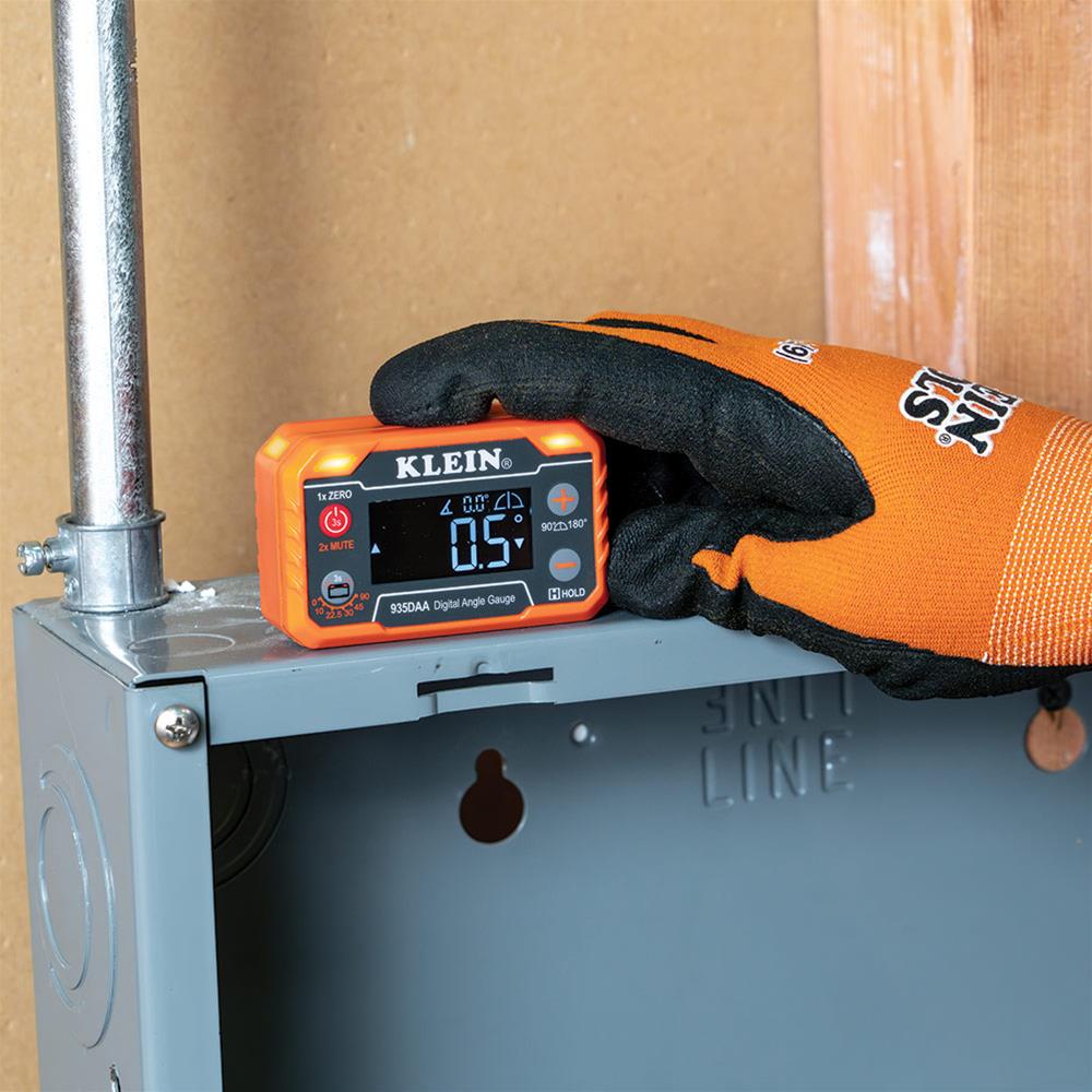 Klein Tools 935DAA Klein Tools Digital Angle Gauges with Angle Alert