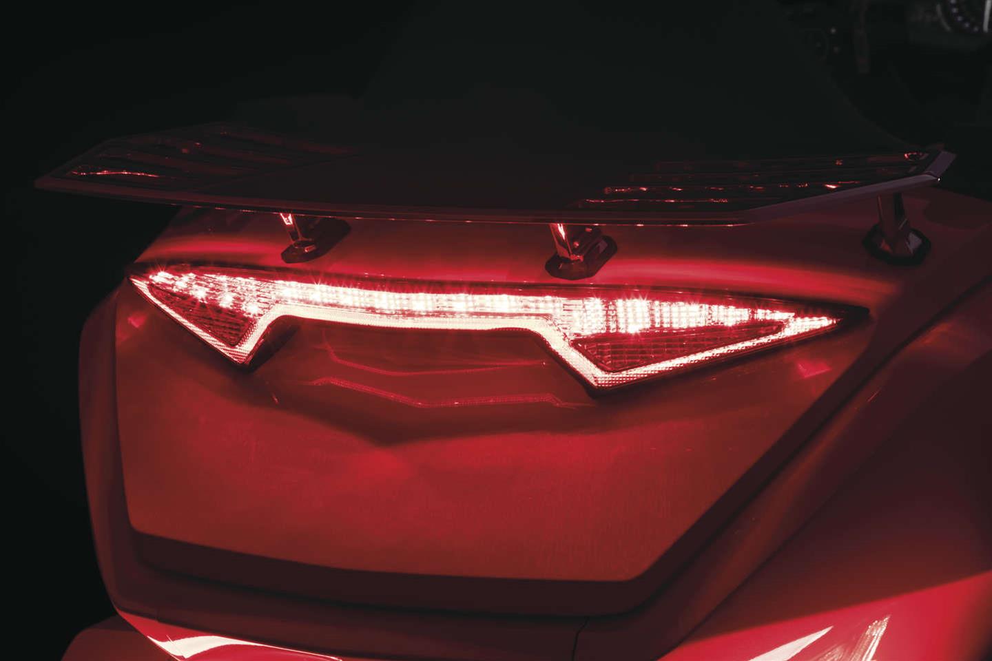 Kuryakyn LED Accent Lights 504537 Body Omni Trunk Light Bar for Gold Wing OMNI L.E.D TRUNK LIGHT BAR-GW