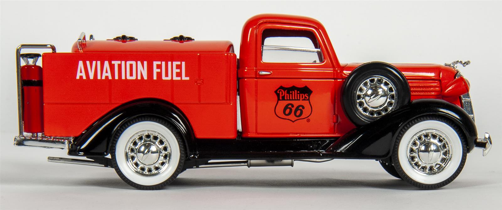 Summit Gifts 21150 1:24 Scale 1930 Phillips 66 Truck Diecast Model