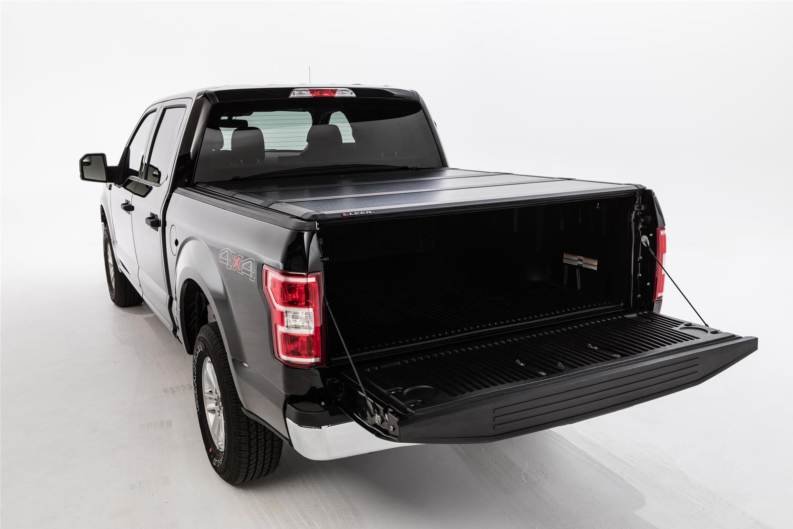 LEER 2019+ Ram HF350M 5Ft7In Classic w/o RamBox Tonneau Cover - Folding Full Size Short Bed thumbnail 5