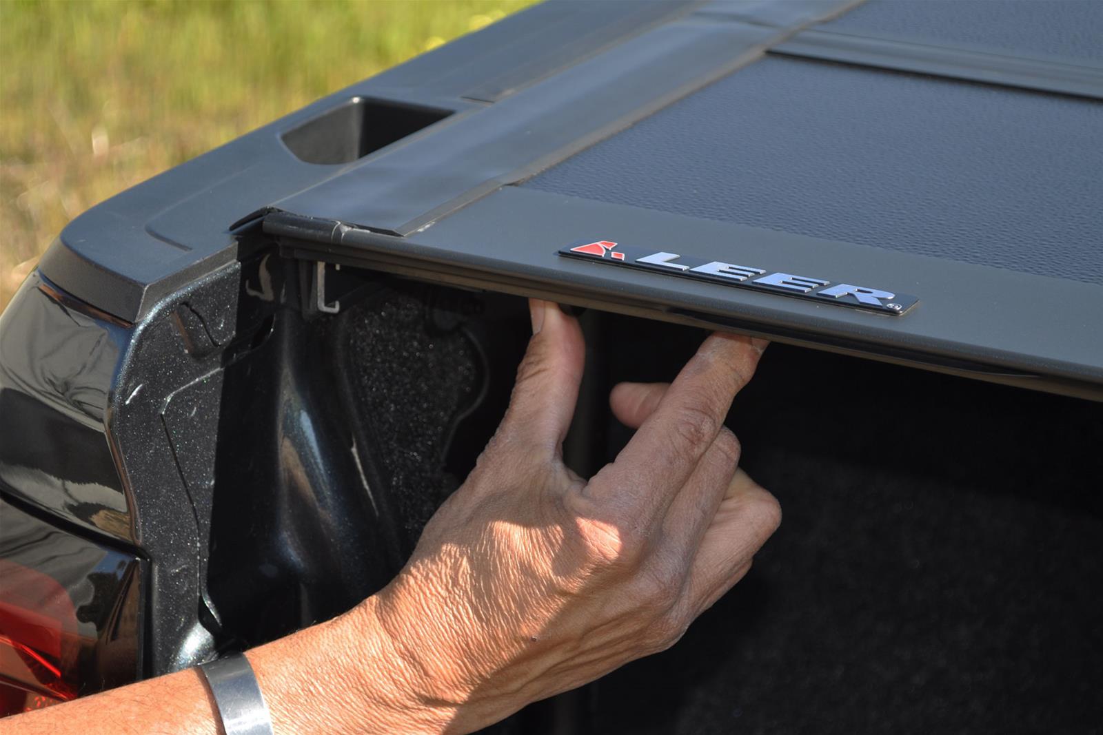 Leer HF650M Series Tonneau Covers 650170 Cover, Series, 2014-18 GM Silverado/Sierra 6'6" thumbnail 4
