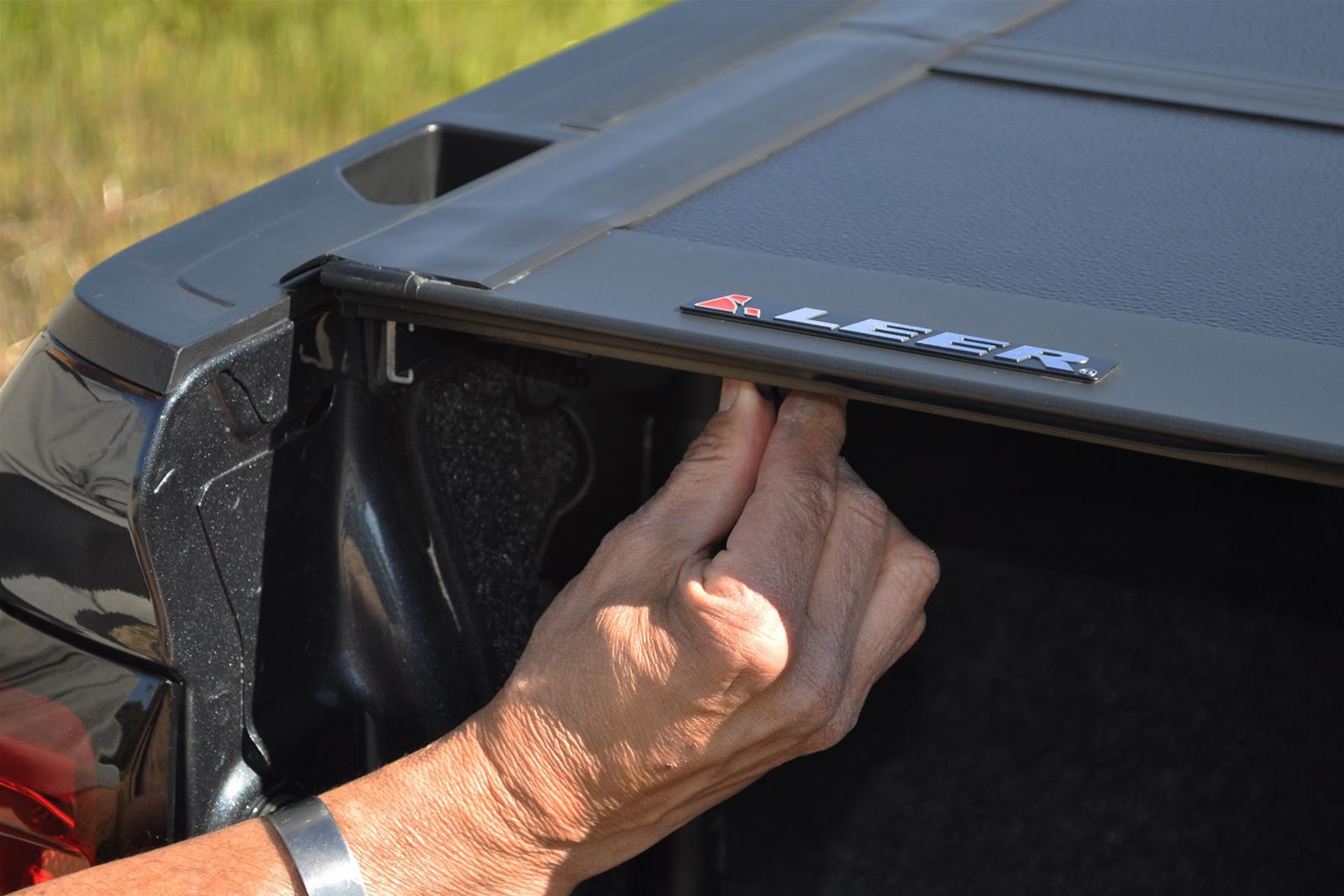 Leer HF650M Series Tonneau Covers 650170 Cover, Series, 2014-18 GM Silverado/Sierra 6'6" thumbnail 5