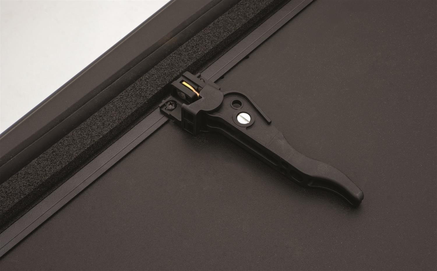 Lund 16-23 Toyota Tacoma (5ft. Bed) Hard Fold Tonneau Cover - Black thumbnail 4