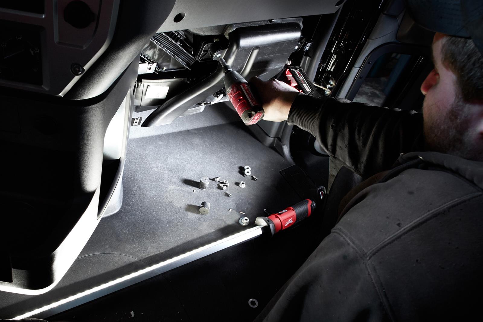 Milwaukee Tool 2125-21XC Milwaukee M12 Underhood Lights | Summit