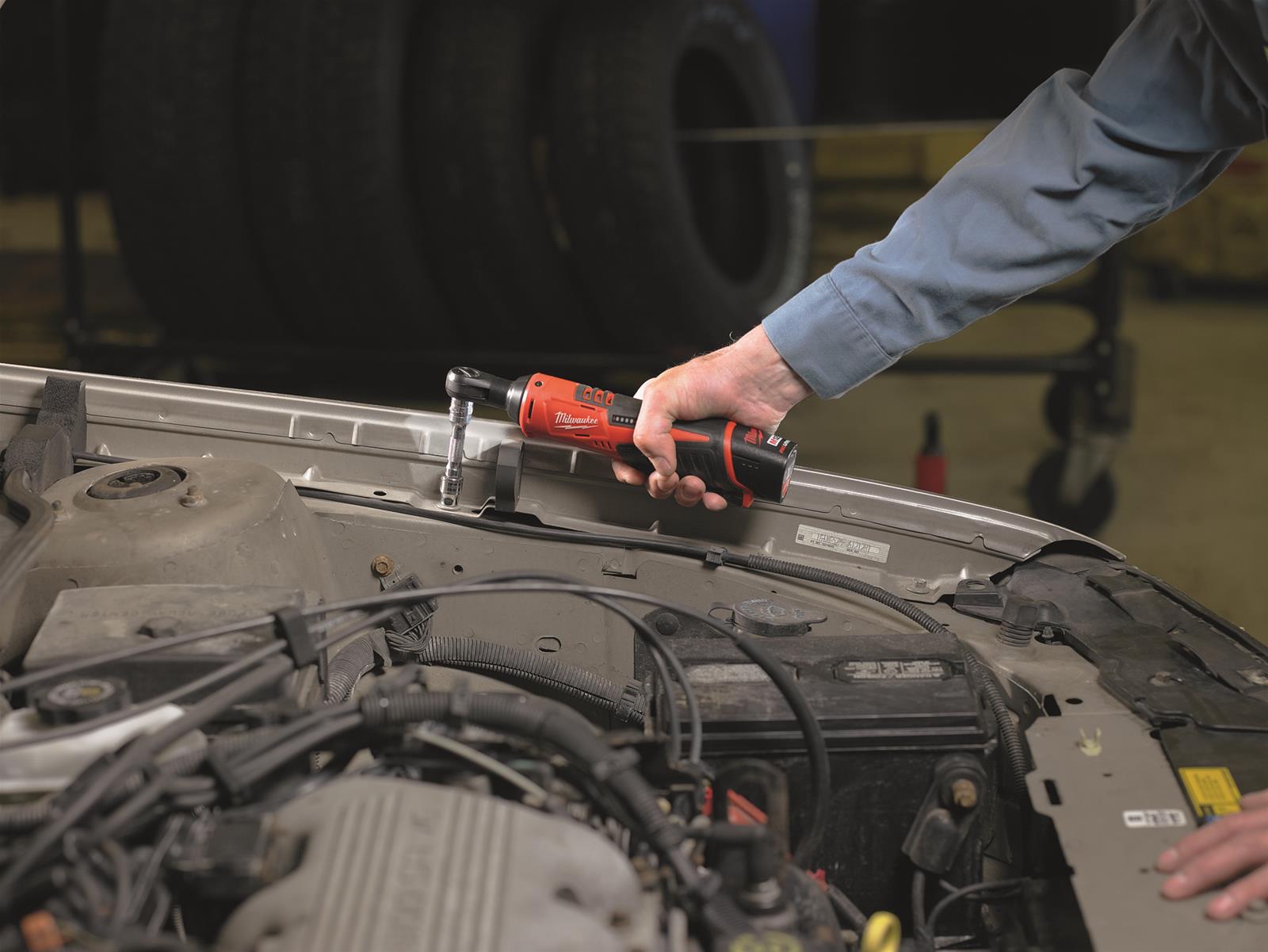 Milwaukee Tool 2457-21 Milwaukee M12 Cordless 3/8 in. Ratchets