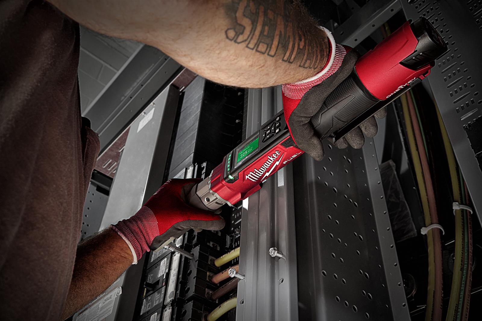 Milwaukee Tool 246520 Milwaukee M12 FUEL 3/8 in. Digital Torque