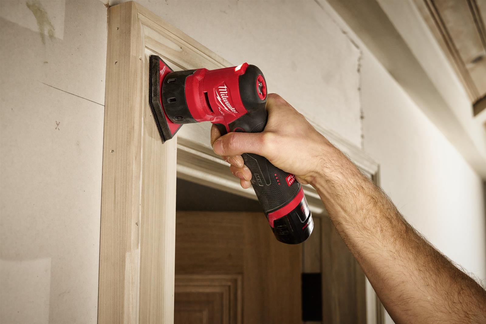 Milwaukee Tool 253120 Milwaukee M12 FUEL Orbital Detail Sanders