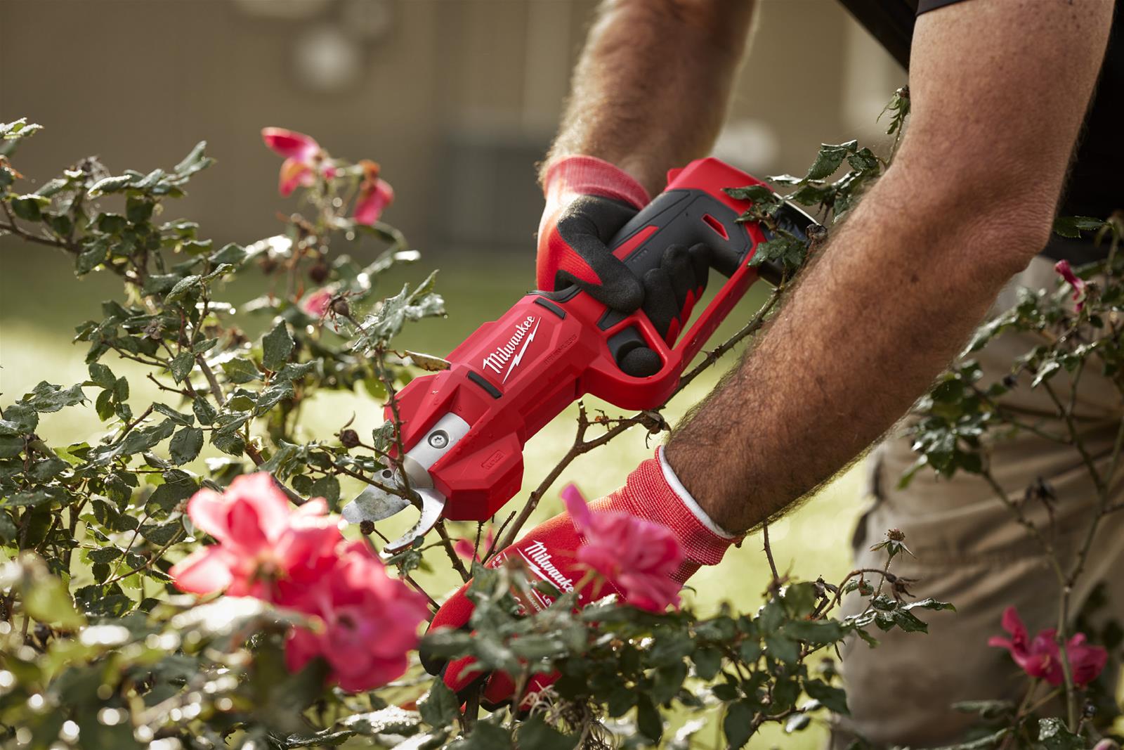 Milwaukee Tool 253420 Milwaukee M12 Brushless Pruning Shears Summit