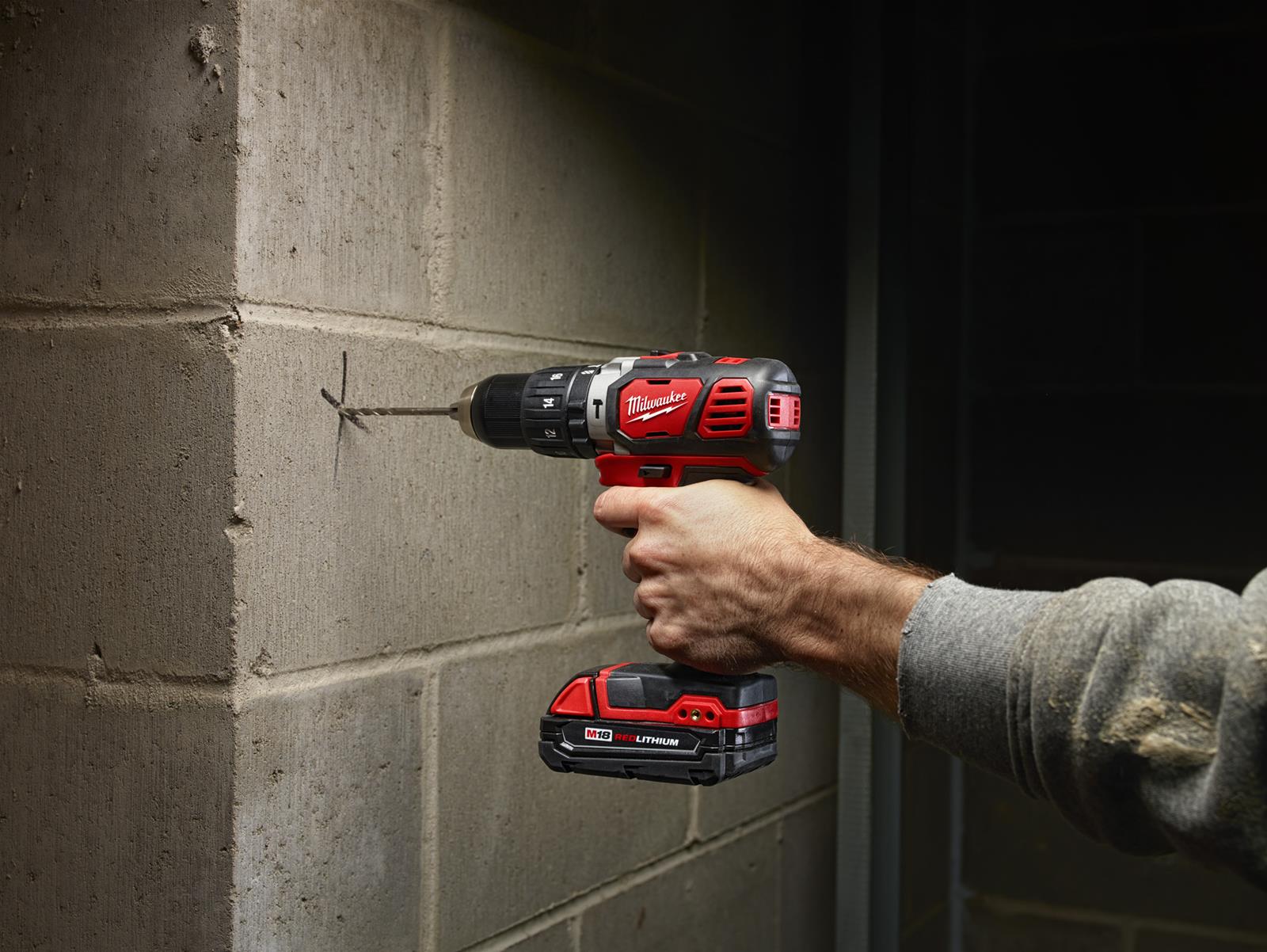 Milwaukee Tool 2607-22CT Milwaukee M18 Compact Hammer Drill